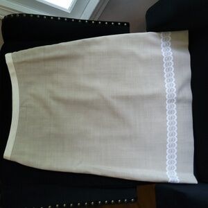 💥NWOT 💥Beige Linen Skirt with White Lace Trim